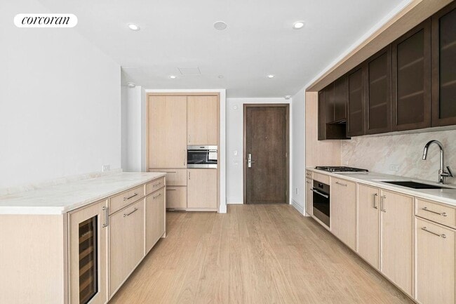 Photo - 720 West End Ave