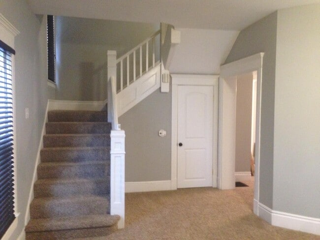 Family Room and Staircase - 17 N Randolph St