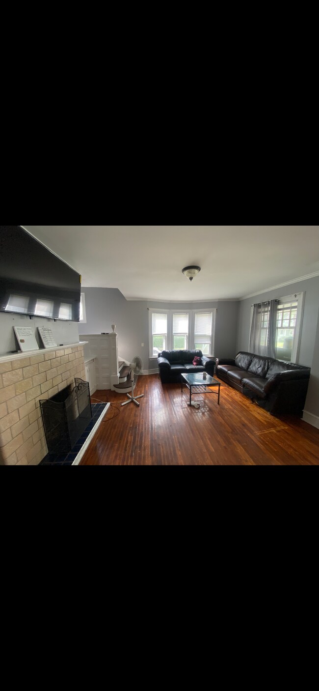 Photo - 21 Haendel St