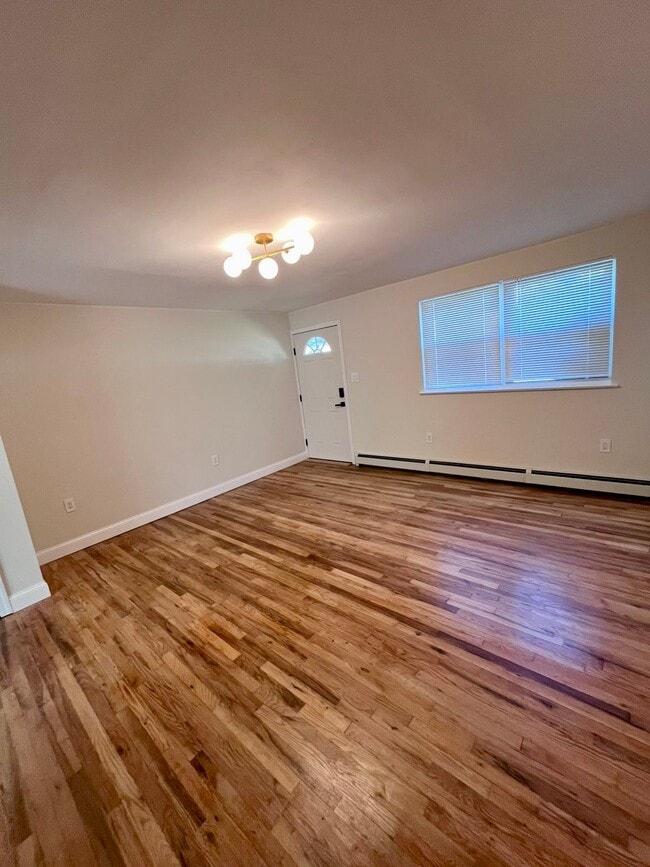 Photo - 340 Maple St Unidad A