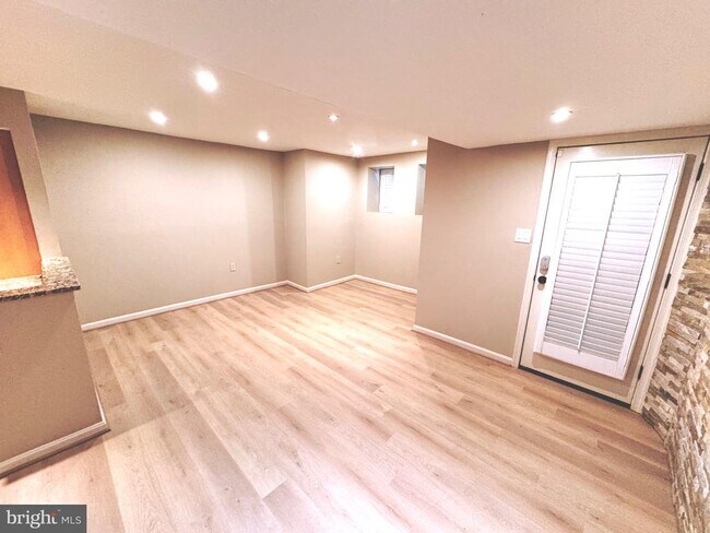 Photo - 1010 22nd St NW