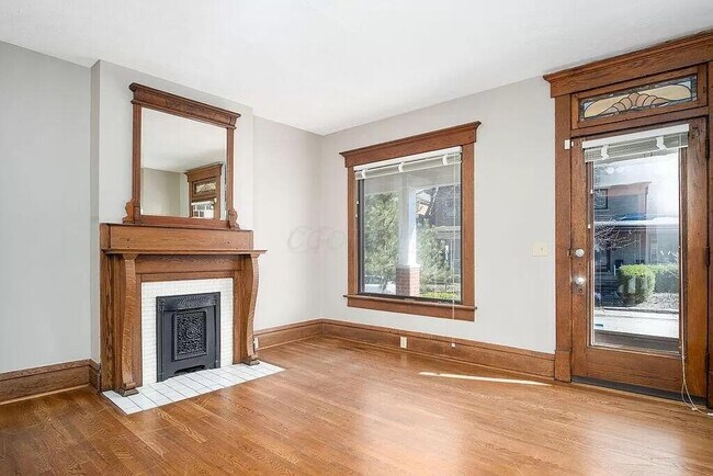 Photo - 925 Mt Pleasant Ave