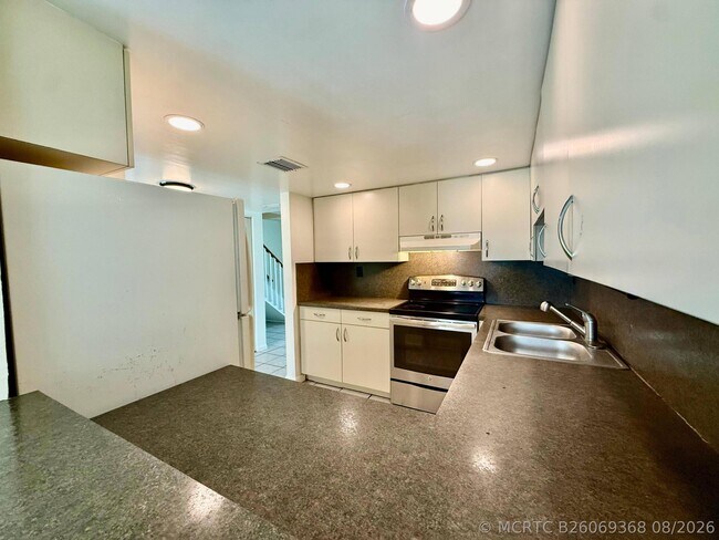 337 Gulfstream Rd