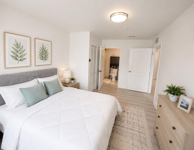 945 Michigan Ave Unit 4