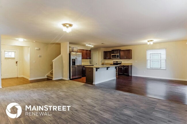 Photo - 4807 Woodford Cir