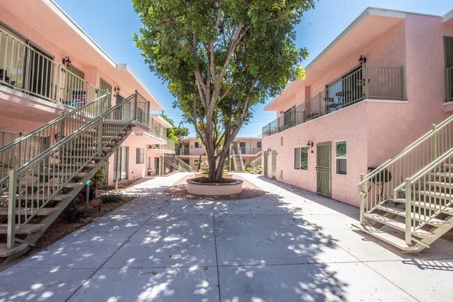 Photo - 930 B Ave