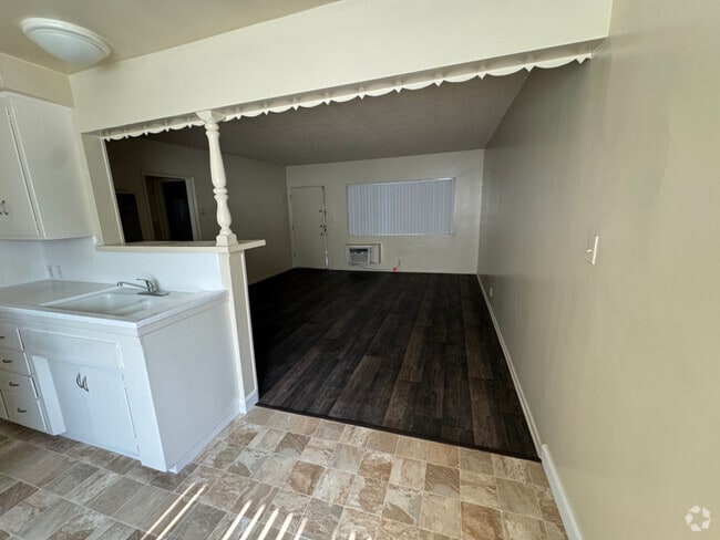 Building Photo - 6248 N San Gabriel Blvd Unit 20 Rental