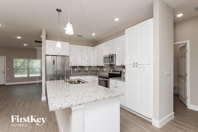 Photo - 717 Lavender St SE