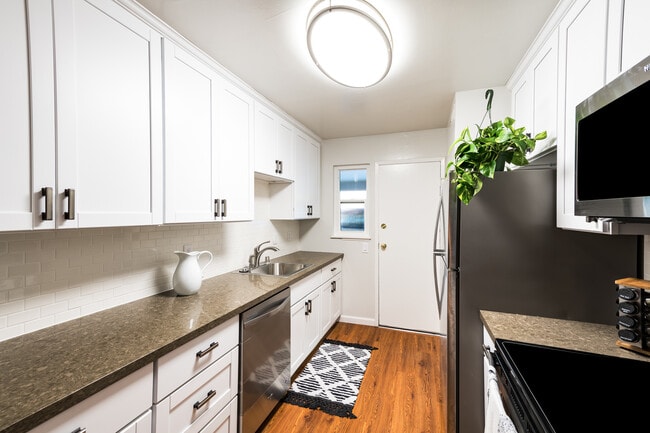 Sunshine Gardens Apartments