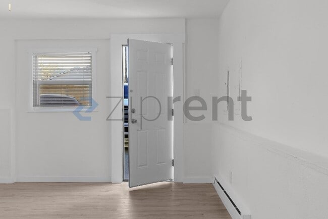 Photo - 1611 S 84th St