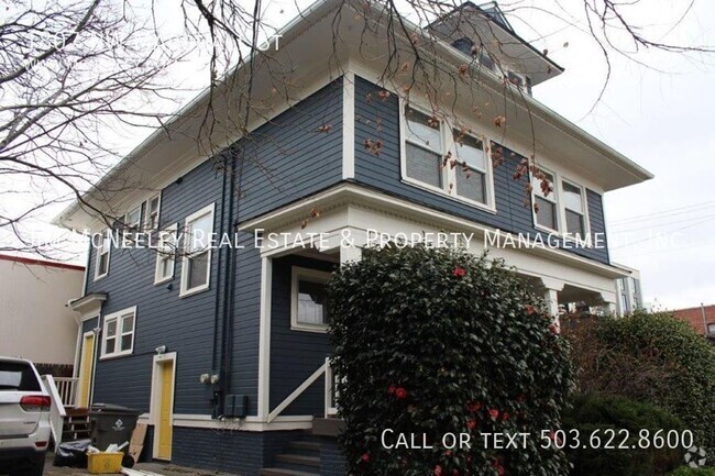 Building Photo - 3 Bed/ 1 Bath Duplex with Finished Attic -... Rental