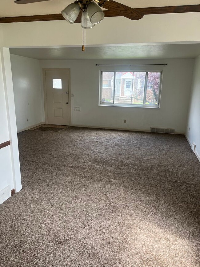 Photo - 3bd Maple Townhome Cash Pay/SECTION 8