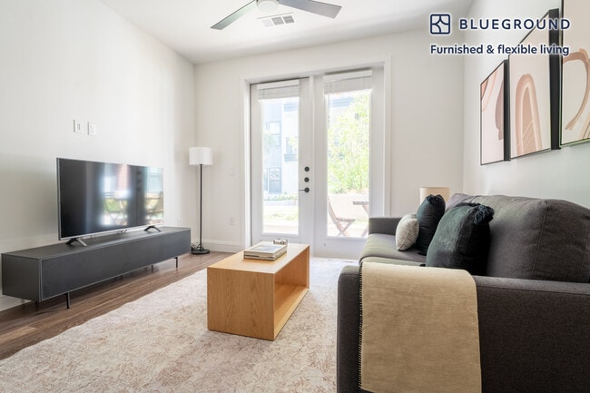 Photo - 3403 Harmon Ave Unidad FL2-ID140