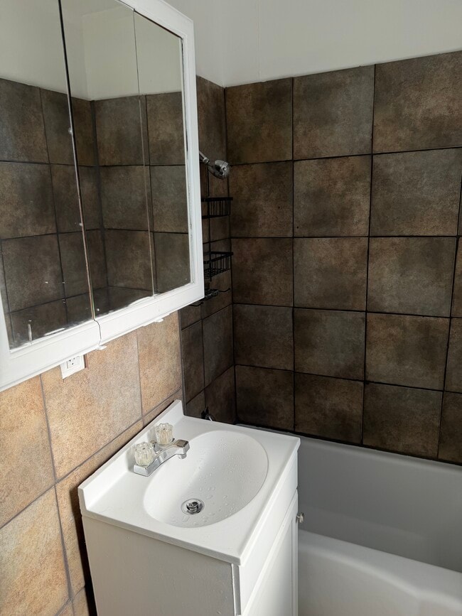 Photo - 5177 Connecticut St