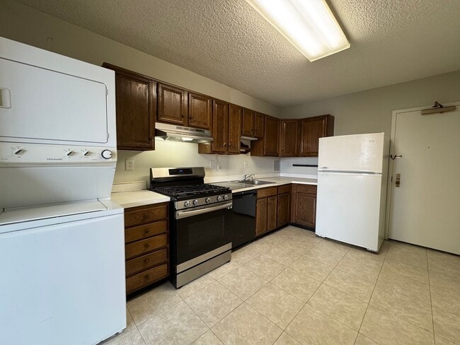 Photo - Bright and Spacious 1 Bed 1 Bath Condo Wit...