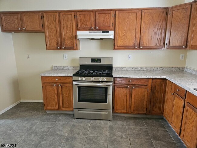 Photo - 99 Chapman Pl