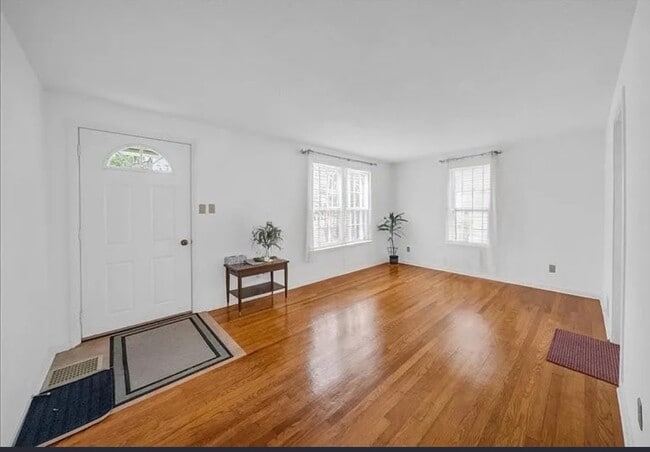 Photo - 328 Leroy Ave