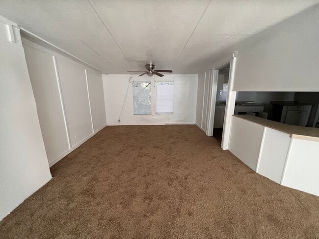 Photo - 5 Bed 2 bath mobile home