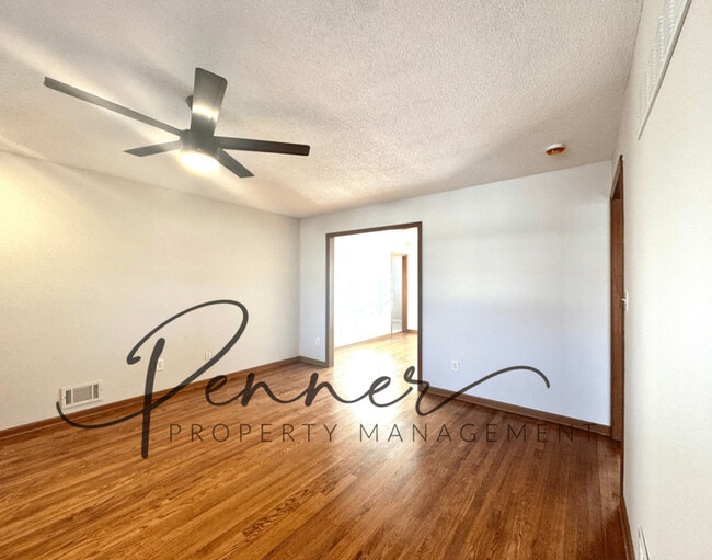 Photo - 807 NE Magellan Ave