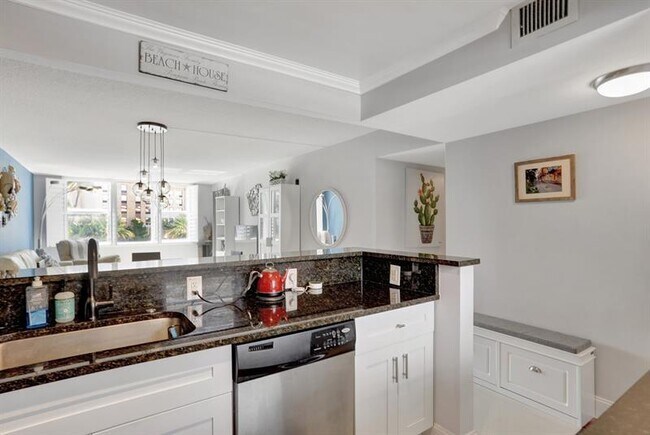 Photo - 201 N Ocean Blvd Unidad 307