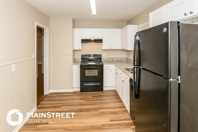 Photo - 448 Sunhill Rd NW