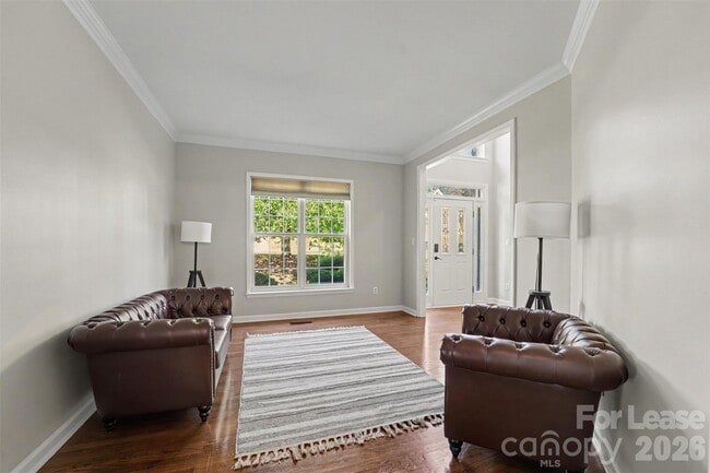 Photo - 11526 Sir Francis Drake Dr