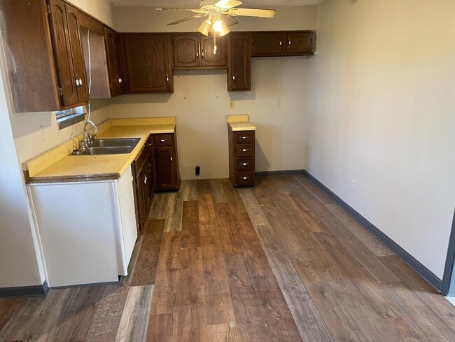 Photo - 212 Glenvalley Ln NW
