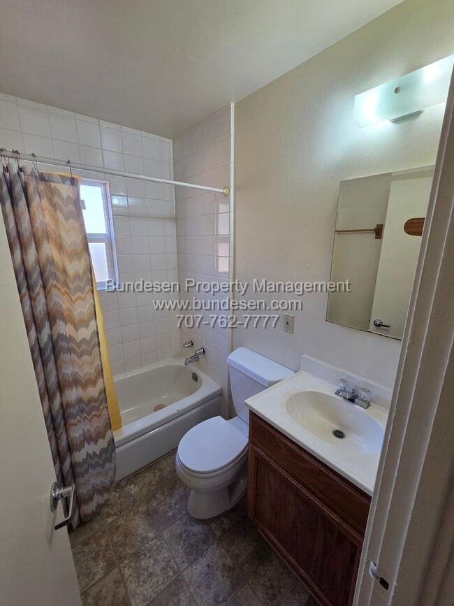 Photo - Clean Eastside Petaluma Home - 3BD/2BA ~132 Maria Drive