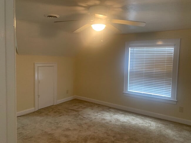 Photo - Tyler,W.132 Unidad B