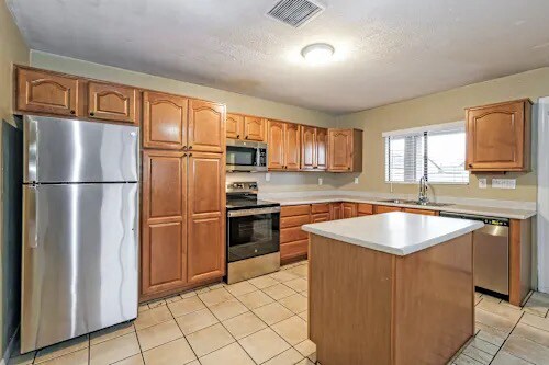 Photo - 8134 W Flower St