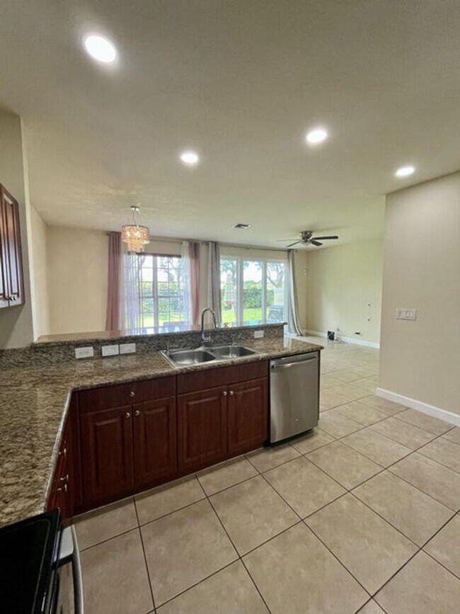 Photo - 3161 NW 33rd St