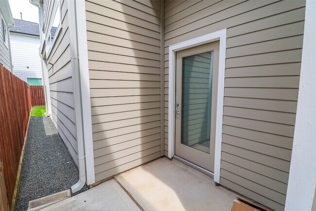 Photo - 2307 Clementine St