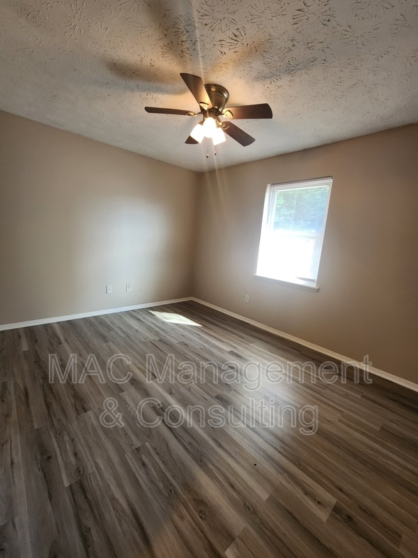 Photo - 155 E Jere Whitson Rd Unit Apt. 1