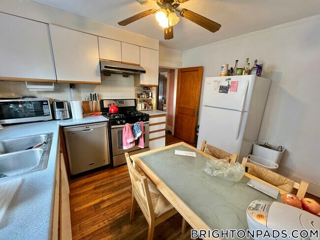 Photo - 121 Murdock St Unit 1