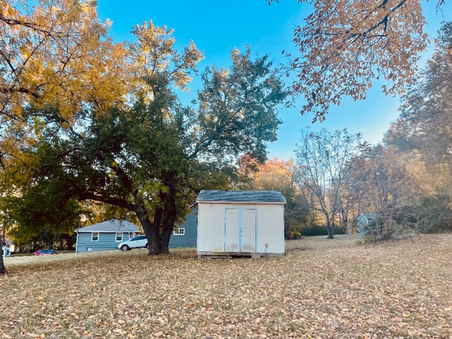 Photo - 1405 E 133rd St Casa