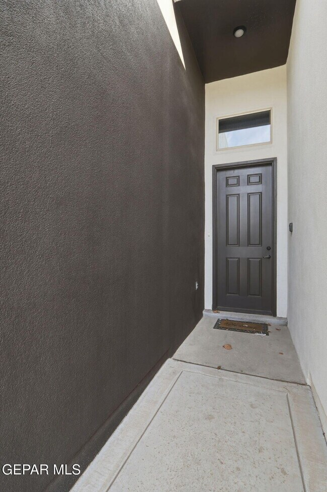 Photo - 244 Farnborough St