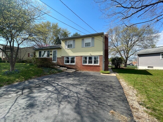 Photo - 113 E Woodland Dr
