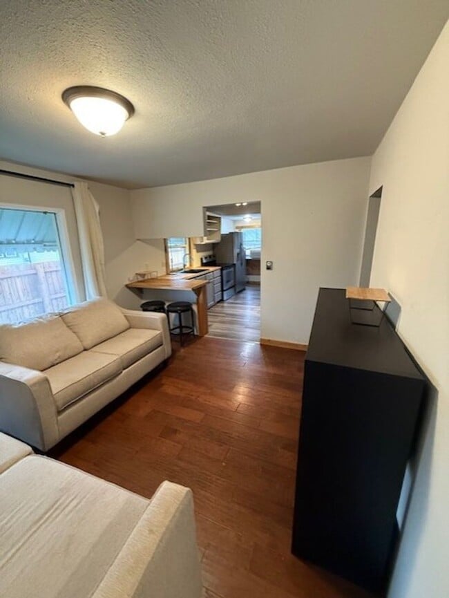 Photo - Great downtown location!