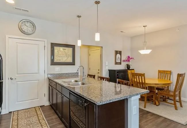 Photo - LUXURY 3br/2ba ON THE PENINSULA!! AVAILABLE JUNE 1st!