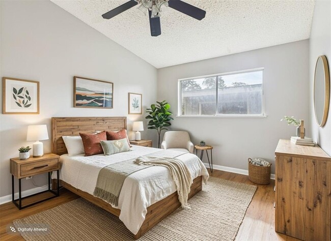 Photo - 616 W 51st St