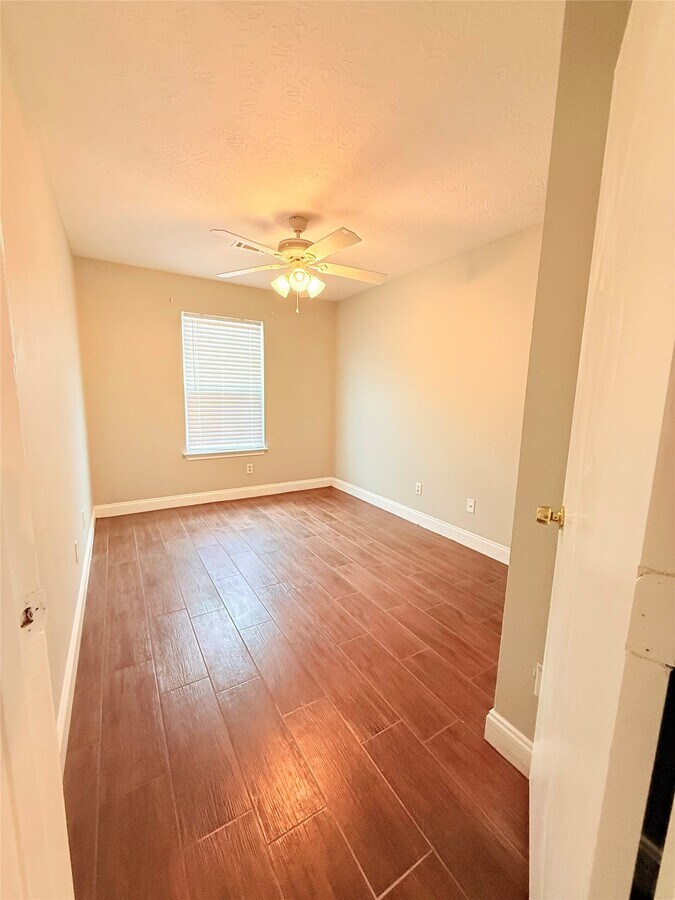 Photo - 320 Willowick St