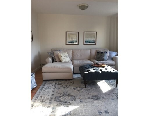 Photo - 652 Dorchester Ave Unidad 3