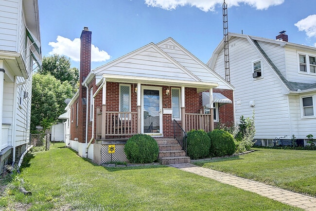 Photo - 523 Watervliet Ave