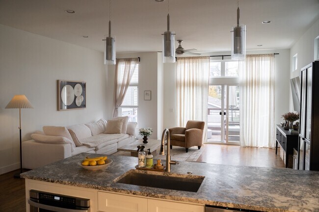 Photo - 424 36th Ave N