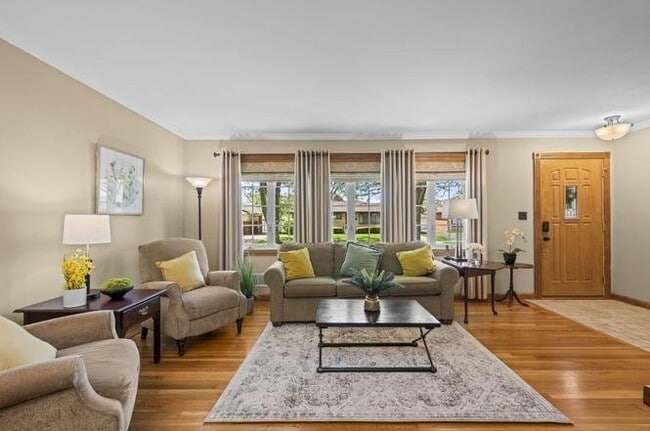 Photo - 932 Adelphi Rd