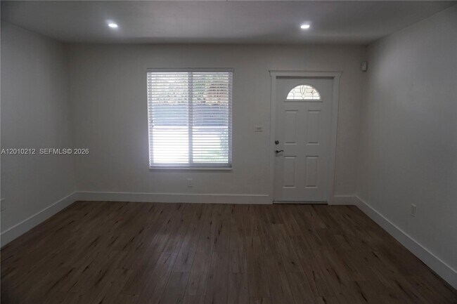 Photo - 11043 SW 79th Ave Unidad 0
