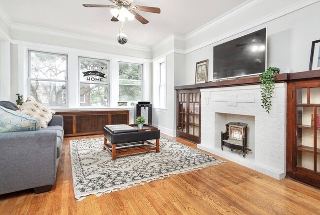 Building Photo - 5021 W Belden St Unit 2W