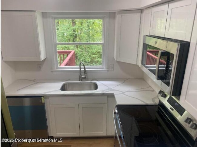 Photo - 1273 Chateau Dr