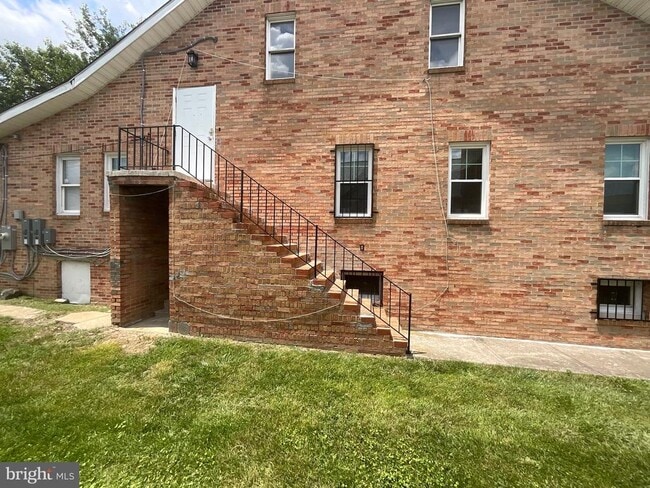 Building Photo - 4009 Elderon Ave Rental