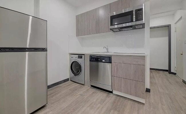 Photo - 439 W 46th St Unidad 4D